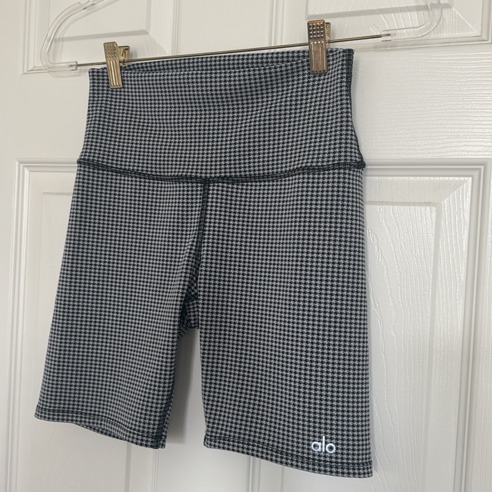 Alo Yoga Houndstooth Women's Biker Shorts